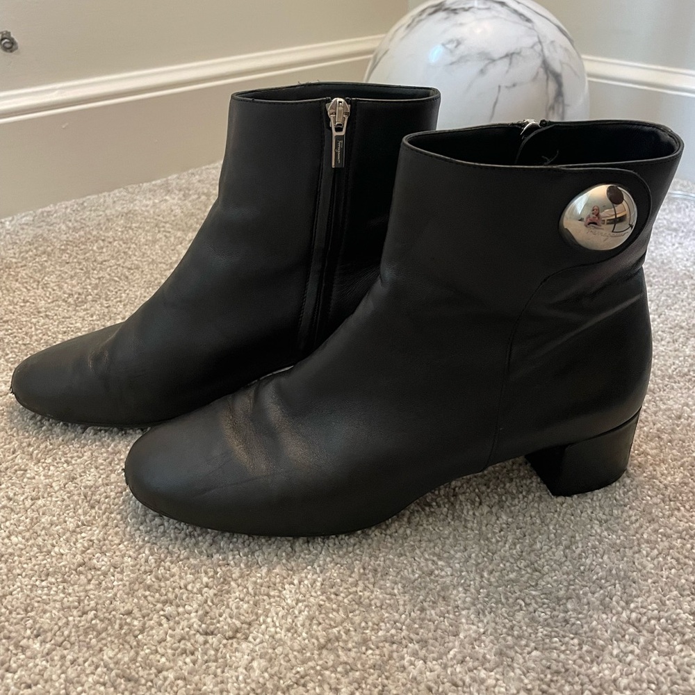 Salvatore Ferragamo Figaro Ankle Boots - Black